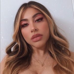 Meet your Posher, Dominique